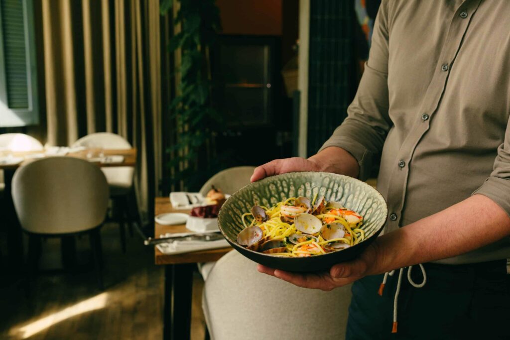Stijlvolle Italiaanse inrichting voor een bruiloft vieren in regio Breda met warme sfeer en culinaire elegantie